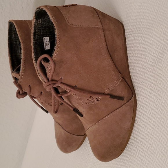 Toms Suede wedges Booties Size 7.5 - Picture 3 of 11